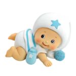 Figura hucha tarta bautizo niño pijama blanco
