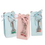 Llavero metal gemelos imperdible en caja con peladillas