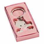 Llavero metálico bebé niña con biberón