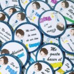 chapas frases graciosas comunión niño