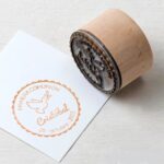 Sello redondo personalizado para Comunión con paloma Ø3,5x2,5cm