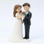 figura tarta de boda brindis